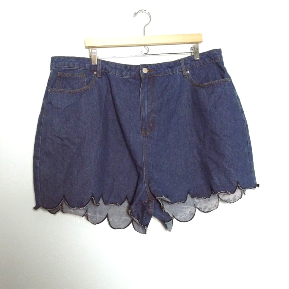 BOOHOO Scallop Hem Denim Shorts Plus Size 20 Blue Sizing